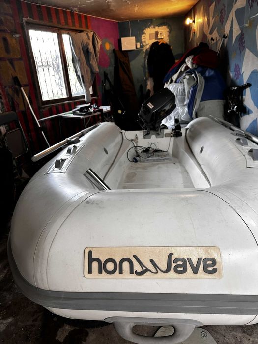 Лодка риб с мотор