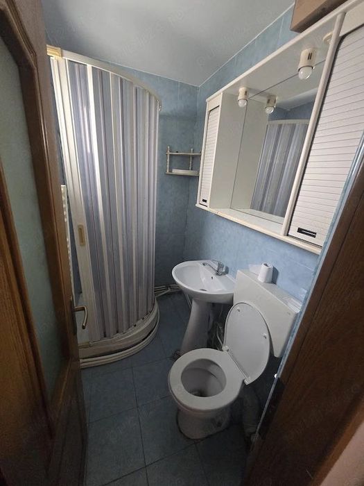 Apartament cu trei camere în roman