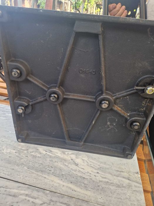 Уникална дизайнерска маса