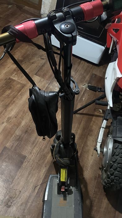 Самокат Куго М4 про