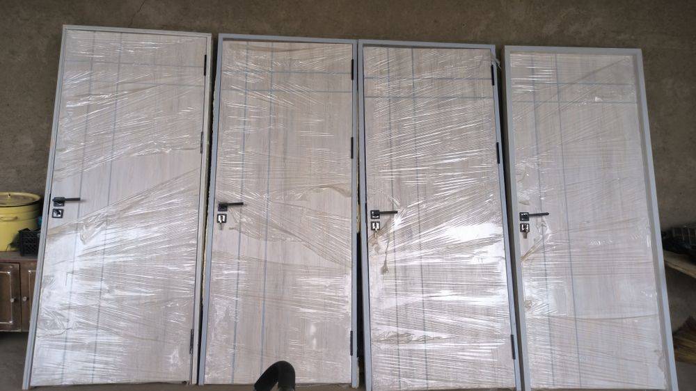 Arzon MDF eshiklar sotiladi. Deyarli yangi