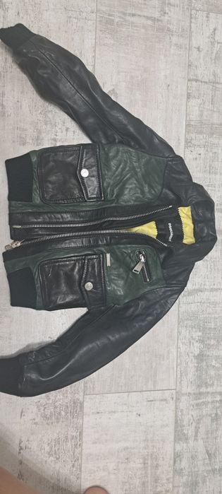 Vând geaca copii dsquared2