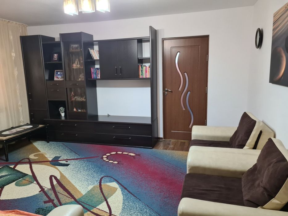 Vând apartament 3 camere