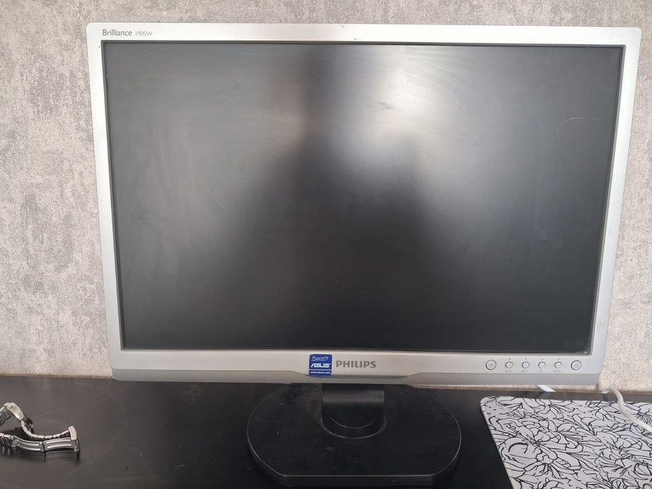 Манитор для офиса