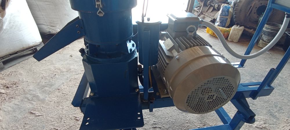 Преса за пелети 15 кв