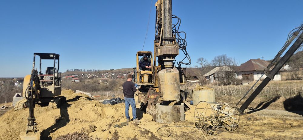Foraje fantani fose și piloni