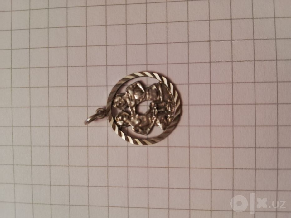Продам серебряные кулоны знаки зодиака