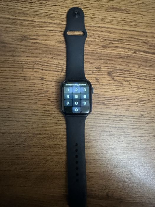 Продам Apple watch 4 series 44 мм. Продам часы