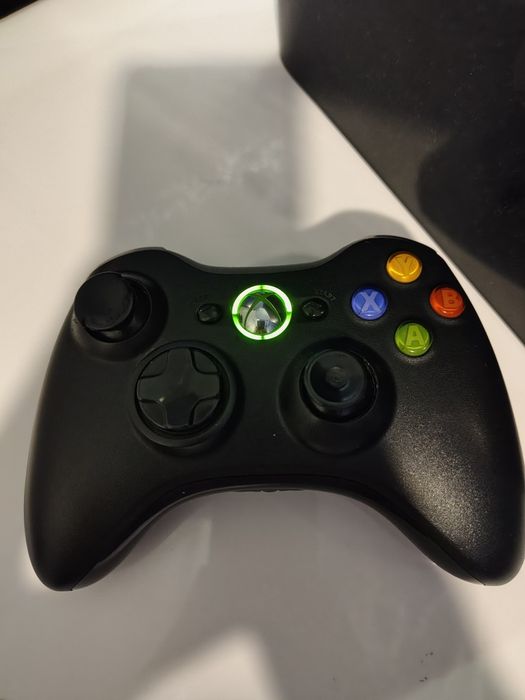 Продам прошитый xbox 360e