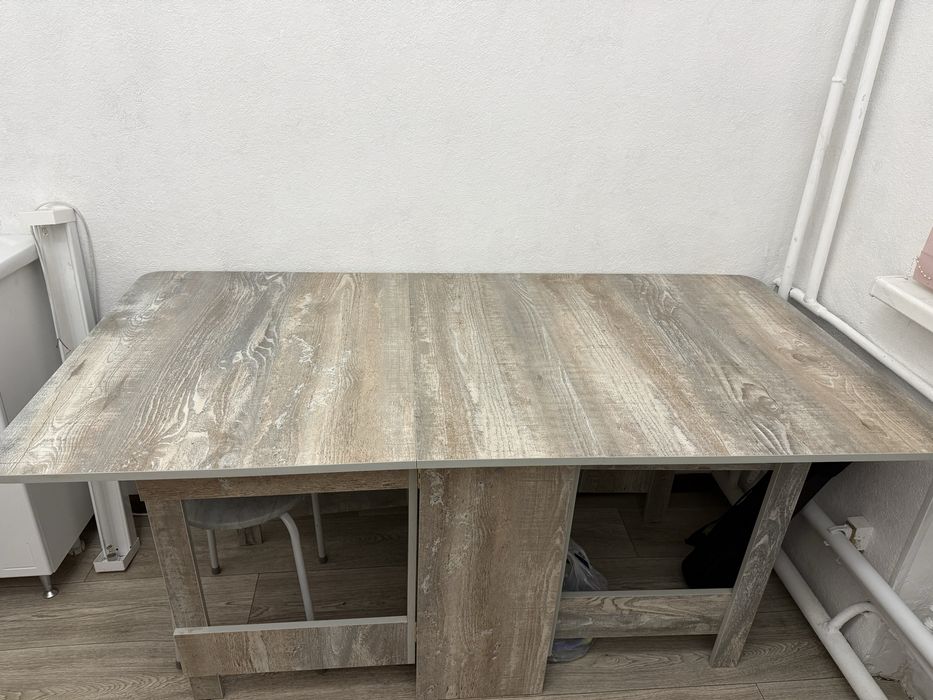 Продам стол книжка