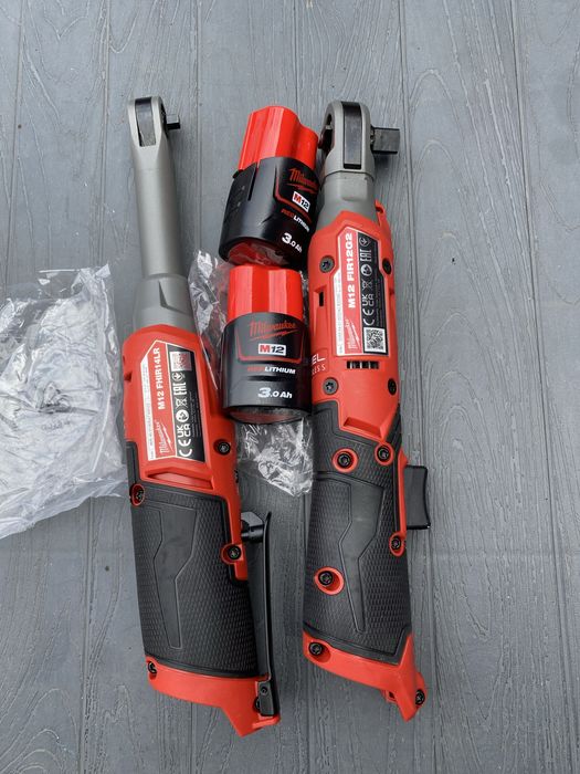 Milwaukee cheie model nou 1/2 si 1/4 cu baterie inclusa