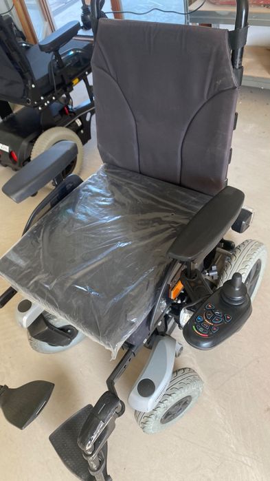 Scaune electrice pentru persoane cu dizabilități