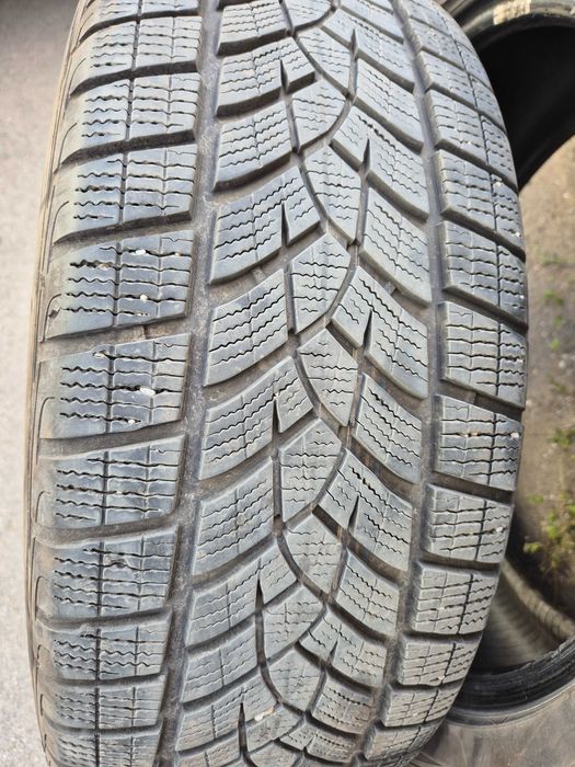 Зимни гуми  Goodyear Ultra 55/225 18