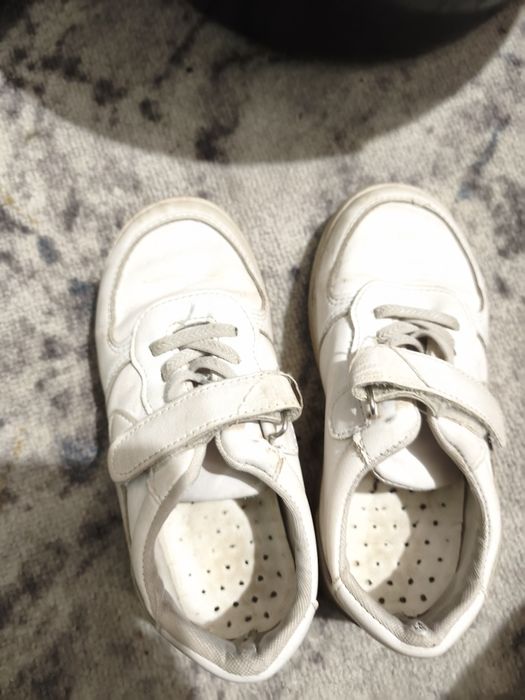 Отдам   кроссовки