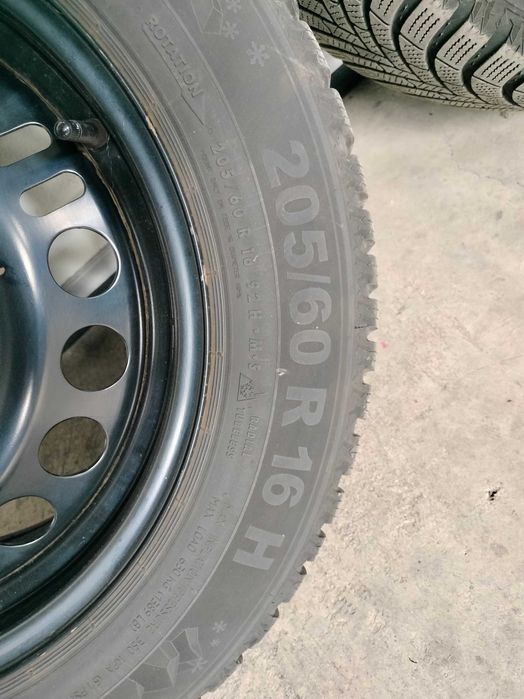 Jante 5x105 cu cauciucuri 205 60 16
