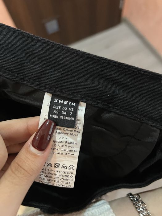 Черни скъсани дънки размер Xs