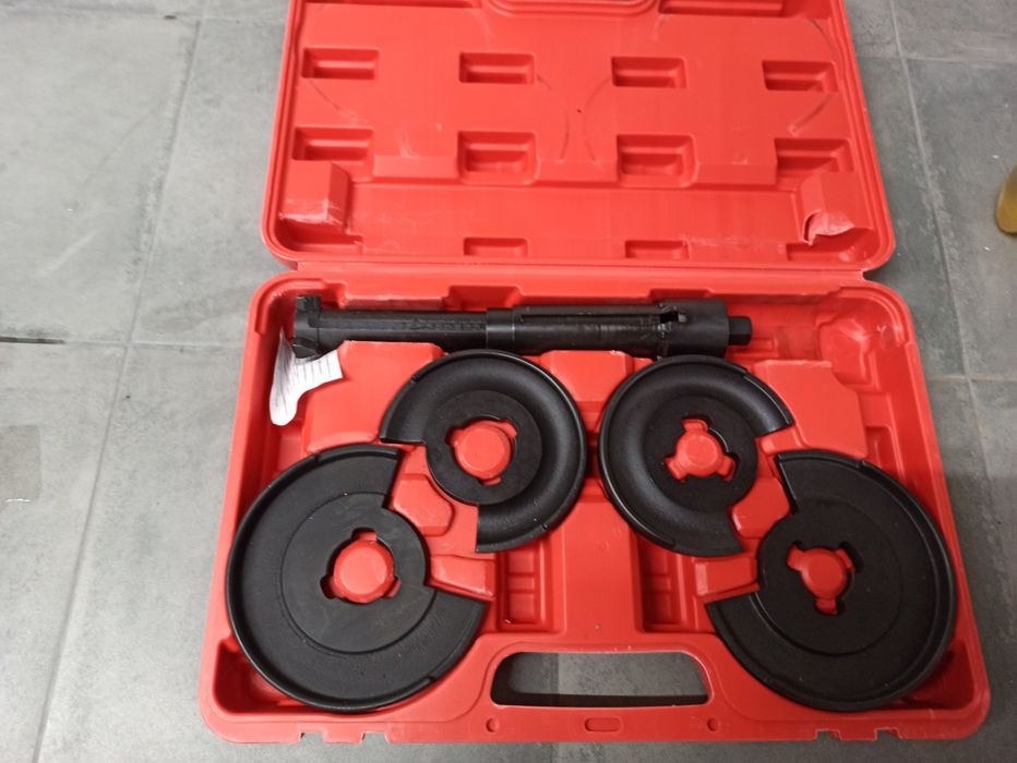 Продам стяжки пружин на Мерседес