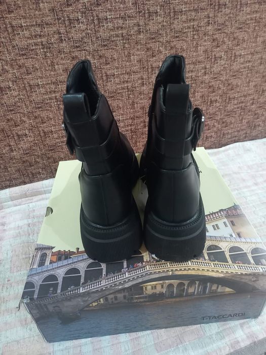 Продам ботинки осенне-весенние