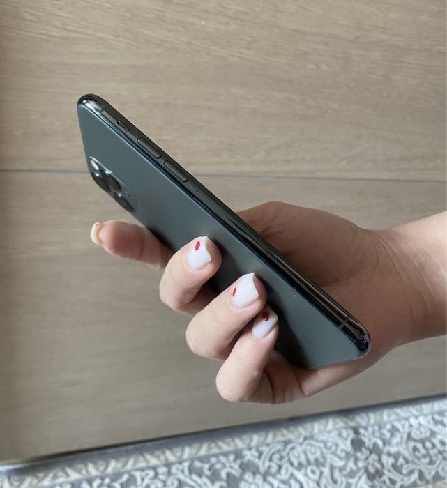 Айфон 11 про сатылады. Батарея экран ауыскан