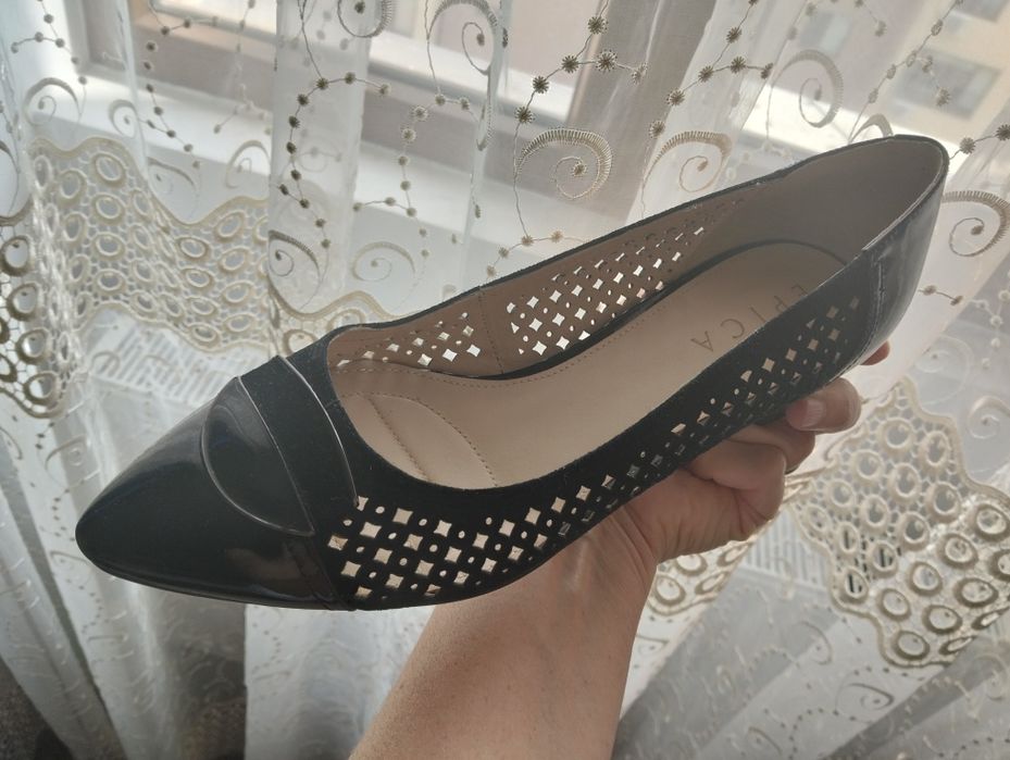 Vând pantofi piele Epica