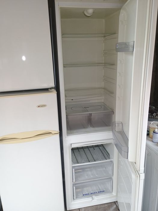 Frigider tip combină frigorifică 550 lei