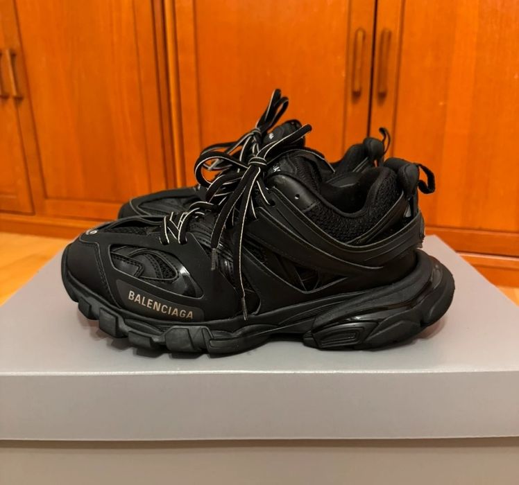 balenciaga track led