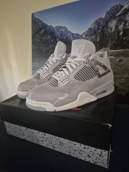 Jordan 4 "Frozen Moments "