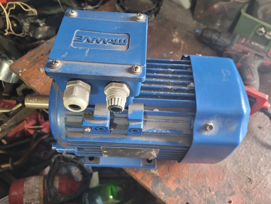 Продам электро двигателя.