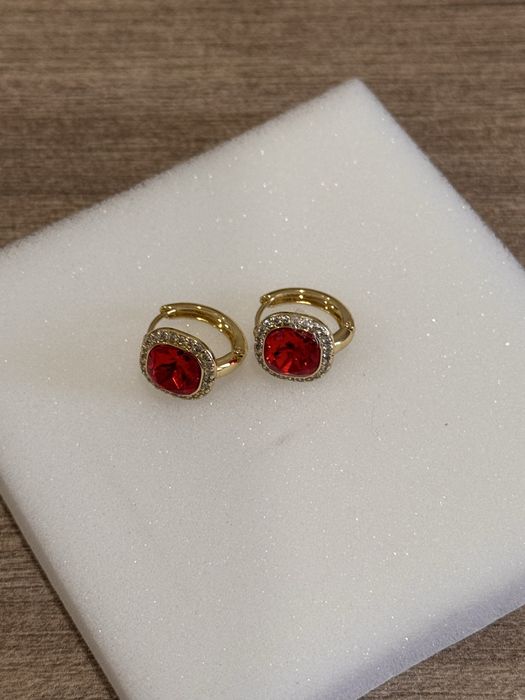 Продам новые серьги