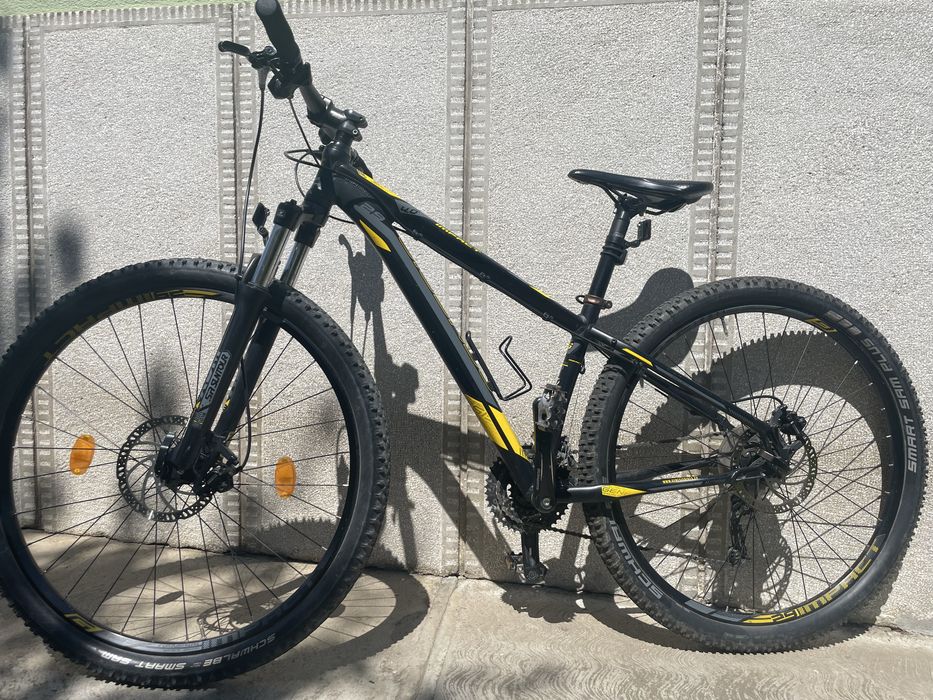 Vând bicicleta Genesis