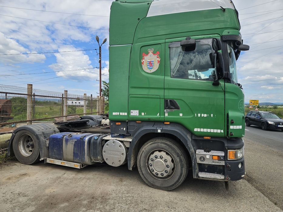Se vinde Scania 8×4 si cap tractor