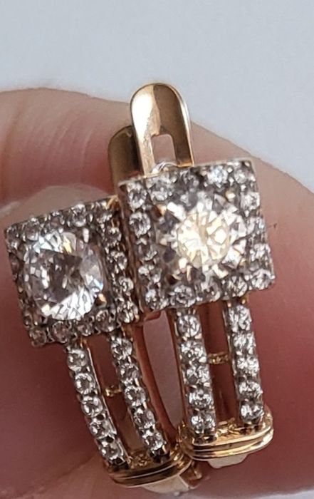 Золотые шикарные серги