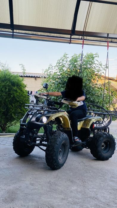 Квадроцикл в хорошем состаяние