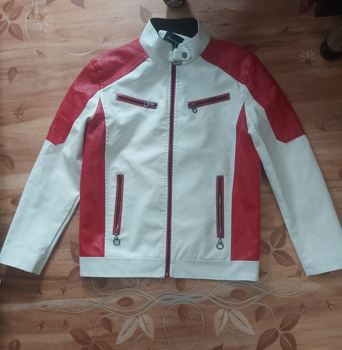 кожанка бело-красная