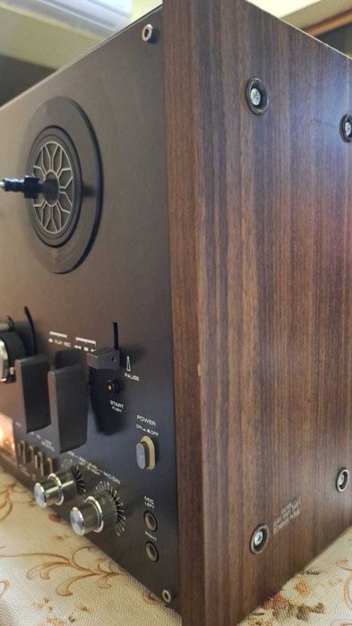 Magnetofon Akai GX-4000D Black edition.