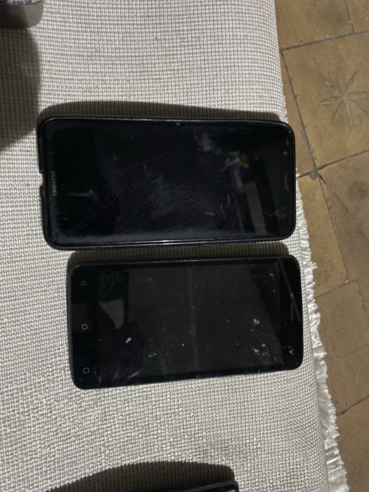 Телефоны Nokia и Motorola