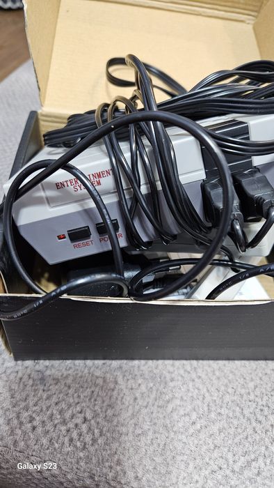 Продам игровую  приставку