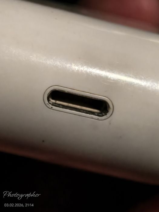 Продам наушники от Айфон