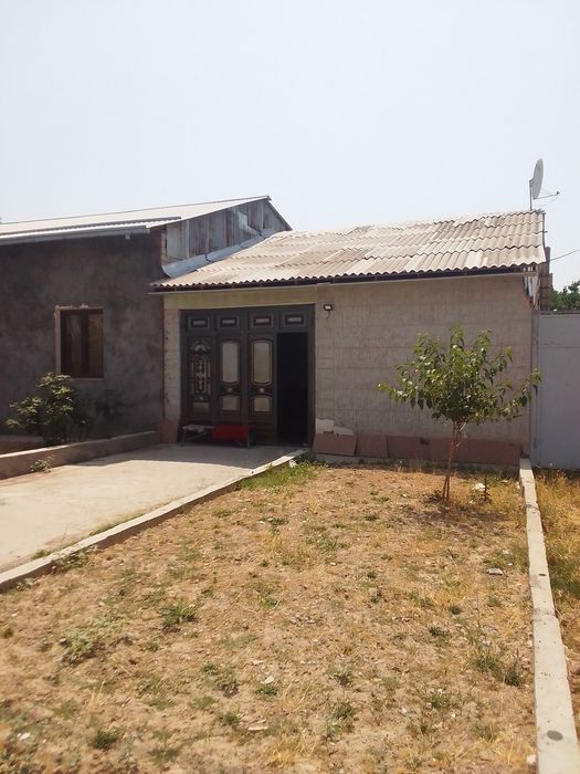 Ховли уч сотих Икки хона ошхона ванна туалет айвон 4,5-14,5 метр.