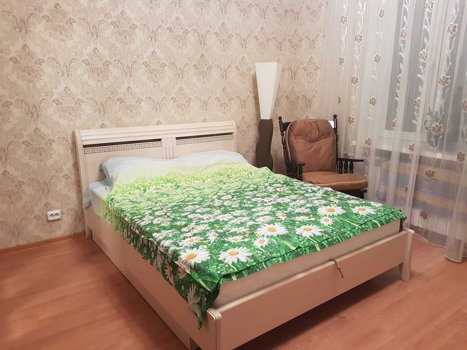 Продам шикарный спальный гарнитур