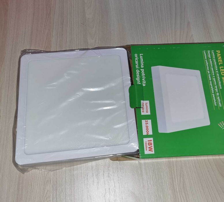 Plafoniera aplica LED 18W 1260 lumen slim aparenta lumina rece sigilat