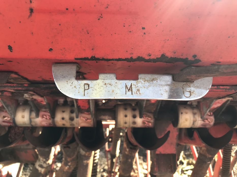 Vând samanatoare CARRARO  grau lucerana floarea soarelui