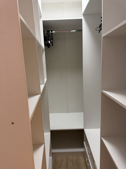 Продам встроеннный гардероб