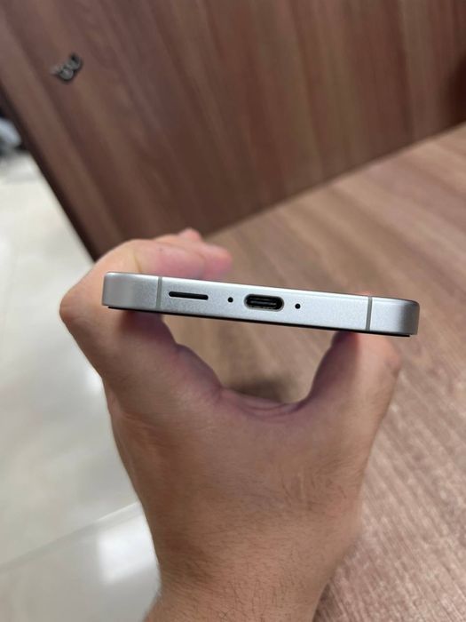 Samsung s24 Fe идеал как новый красивый