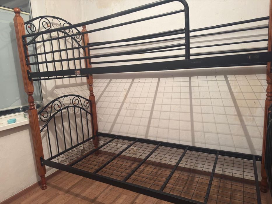 Кровать двухъярусная