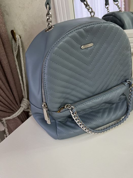 Продам сумки и рюкзак