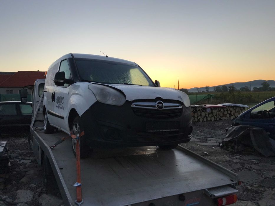 Dezmembrez/Piese Opel Combo D 1.3 CDTI Ecoflex 2012 66 KW ZXC1A