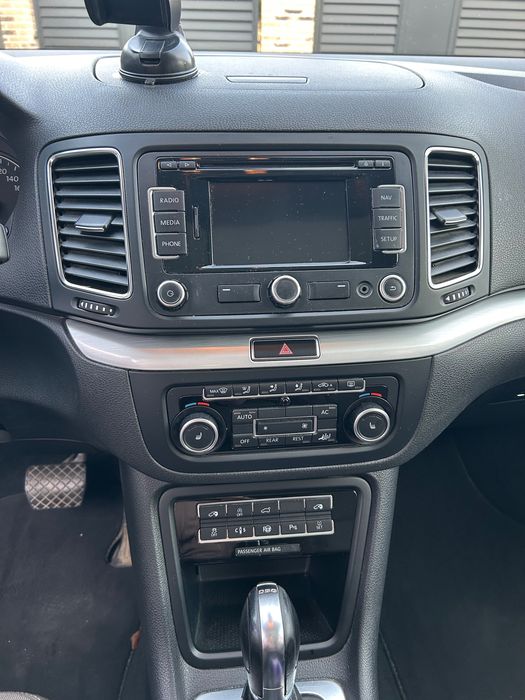 Vând VW Sharan 2012