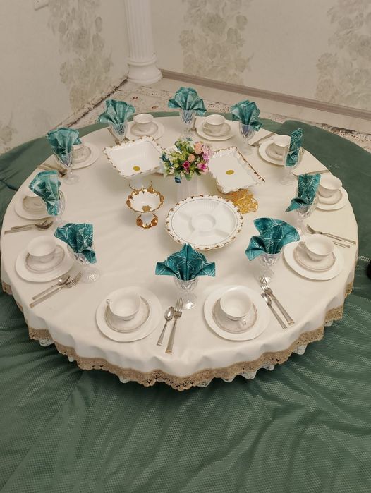 Аренда: Стол,посуда, корпе!