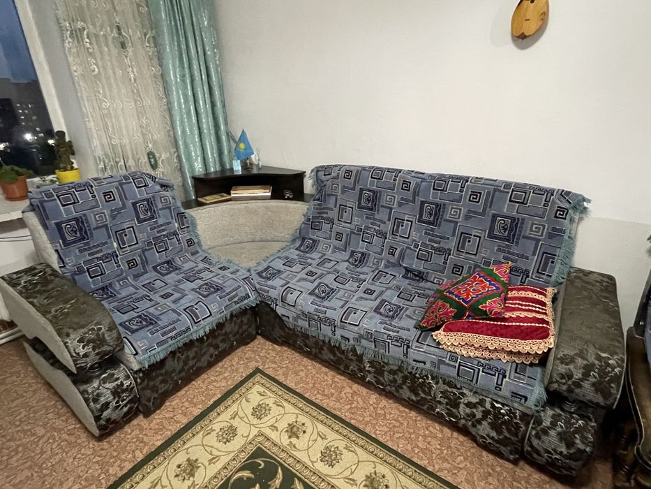 Диван серый подвижной